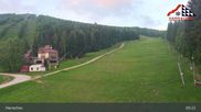 Archiviertes Webcam Bild: Harrachov: Skipiste und Skisprunganlage am Teufelsberg am 31.05.2026 um 05:21 Uhr
