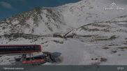 Archived webcam image showing View of Skalnate Pleso (Tatranská Lomnica) on 17 Apr 2026 at 08:11