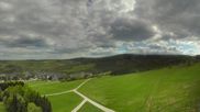 Archiviertes Webcam Bild: Oberwiesenthal: Panoramablick vom Fichtelberg am 18.05.2026 um 14:03 Uhr
