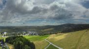 Archiviertes Webcam Bild: Oberwiesenthal: Panoramablick vom Fichtelberg am 12.07.2026 um 12:06 Uhr