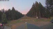 Archiviertes Webcam Bild: Skihang Erbeskopf - Talstation am 27.08.2026 um 06:39 Uhr