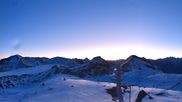 Archived webcam image showing mountain station Plaine Morte on 30 Oct 2026 at 07:12