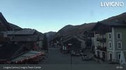 Archiviertes Webcam Bild: Livigno Ortszentrum am 17.10.2026 um 08:05 Uhr