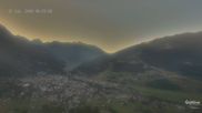 Archiviertes Webcam Bild: Bormio: Blick auf die Stelvio Abfahrt am 12.07.2026 um 06:52 Uhr