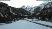 Archived webcam image showing Kandersteg (Bernese Oberland): Hotel Bernerhof on 5 Apr 2026 at 08:21