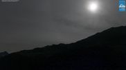 Archived webcam image showing Adler Lounge mountain hut on 5 Oct 2026 at 04:02