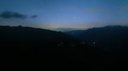 Archiviertes Webcam Bild: Riesneralm: Panorama Skigebiet und Skihütte Hochsitz am 24.06.2026 um 02:18 Uhr