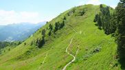 Archiviertes Webcam Bild: Riesneralm: Panorama Skigebiet und Skihütte Hochsitz am 24.06.2026 um 12:18 Uhr