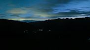 Archiviertes Webcam Bild: Riesneralm: Panorama Skigebiet und Skihütte Hochsitz am 26.08.2026 um 04:13 Uhr