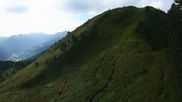 Archiviertes Webcam Bild: Riesneralm: Panorama Skigebiet und Skihütte Hochsitz am 26.08.2026 um 08:13 Uhr