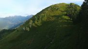 Archiviertes Webcam Bild: Riesneralm: Panorama Skigebiet und Skihütte Hochsitz am 26.08.2026 um 18:13 Uhr