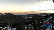 Archived webcam image showing mount Mostelberg, Sattel Hochstuckli on 5 Apr 2026 at 07:43