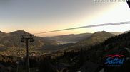 Archived webcam image showing mount Mostelberg, Sattel Hochstuckli on 28 May 2026 at 07:42
