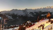 Archived webcam image showing Peisey Vallandry - Top station chairlift Clocheret on 26 Feb 2026 at 18:17