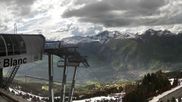 Archived webcam image showing Peisey Vallandry - Top station chairlift Clocheret on 7 May 2026 at 18:14