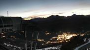 Archived webcam image showing Peisey Vallandry - Top station chairlift Clocheret on 7 May 2026 at 22:14