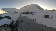 Archived webcam image showing Les Arcs - top station chairlift Arcabulle on 26 Feb 2026 at 18:55