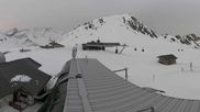 Archiviertes Webcam Bild: Les Arcs - Bergstation Sessellift Arcabulle am 12.04.2026 um 07:57 Uhr