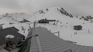 Archiviertes Webcam Bild: Les Arcs - Bergstation Sessellift Arcabulle am 12.04.2026 um 10:57 Uhr