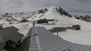 Archived webcam image showing Les Arcs - top station chairlift Arcabulle on 2 May 2026 at 14:04