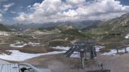 Archiviertes Webcam Bild: Les Arcs - Bergstation Sessellift Arcabulle am 19.06.2026 um 14:15 Uhr