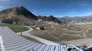 Archiviertes Webcam Bild: Les Arcs - Bergstation Sessellift Arcabulle am 26.09.2026 um 14:50 Uhr