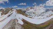 Archiviertes Webcam Bild: Peisey Vallandry - Bergstation Sessellift Arpette am 01.05.2026 um 14:38 Uhr