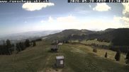 Archiviertes Webcam Bild: Blick auf die Bergstation Lischboden im Skigebiet Rüschegg am 28.05.2026 um 12:37 Uhr