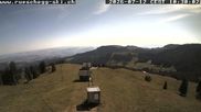 Archiviertes Webcam Bild: Blick auf die Bergstation Lischboden im Skigebiet Rüschegg am 12.07.2026 um 10:27 Uhr