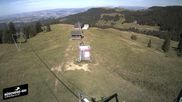 Archiviertes Webcam Bild: Blick auf die Bergstation Lischboden im Skigebiet Rüschegg am 12.07.2026 um 16:27 Uhr