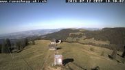 Archiviertes Webcam Bild: Blick auf die Bergstation Lischboden im Skigebiet Rüschegg am 12.07.2026 um 18:27 Uhr