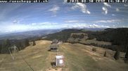 Archiviertes Webcam Bild: Blick auf die Bergstation Lischboden im Skigebiet Rüschegg am 30.08.2026 um 14:57 Uhr