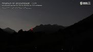 Archiviertes Webcam Bild: Prägraten am Großvenediger: Blick auf Bichl und die Maurer Berge am 25.06.2026 um 00:42 Uhr