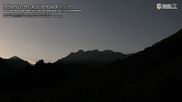 Archiviertes Webcam Bild: Prägraten am Großvenediger: Blick auf Bichl und die Maurer Berge am 27.08.2026 um 04:30 Uhr
