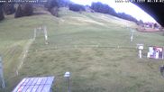 Archiviertes Webcam Bild: Skilifte Raggal Blick auf die Piste am 03.08.2026 um 06:19 Uhr
