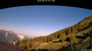 Archiviertes Webcam Bild: Restaurant Trächuhittu, Jeizine am 28.05.2026 um 07:56 Uhr