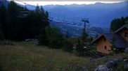 Archiviertes Webcam Bild: Bergstation des Sessellifts Chabrières am 12.07.2026 um 06:51 Uhr