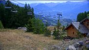 Archiviertes Webcam Bild: Bergstation des Sessellifts Chabrières am 26.08.2026 um 12:06 Uhr