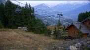 Archiviertes Webcam Bild: Bergstation des Sessellifts Chabrières am 26.08.2026 um 18:06 Uhr
