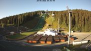 Archiviertes Webcam Bild: Klingenthal: Skisprunganlage Vogtland Arena am 28.05.2026 um 07:42 Uhr