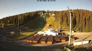 Archiviertes Webcam Bild: Klingenthal: Skisprunganlage Vogtland Arena am 29.05.2026 um 07:17 Uhr