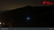 Archiviertes Webcam Bild: Vallnord - Pal: Sicht auf Talstation La Massana und Piste El Planell am 11.10.2026 um 01:43 Uhr