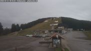 Archiviertes Webcam Bild: Seibelseckle: Rasthütte und Blick auf die Piste am 12.04.2026 um 10:44 Uhr