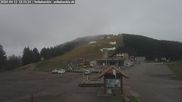 Archiviertes Webcam Bild: Seibelseckle: Rasthütte und Blick auf die Piste am 12.04.2026 um 12:44 Uhr