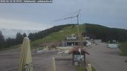 Archiviertes Webcam Bild: Seibelseckle: Rasthütte und Blick auf die Piste am 10.06.2026 um 06:09 Uhr