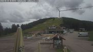 Archiviertes Webcam Bild: Seibelseckle: Rasthütte und Blick auf die Piste am 10.06.2026 um 10:09 Uhr