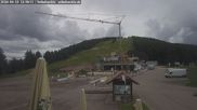 Archiviertes Webcam Bild: Seibelseckle: Rasthütte und Blick auf die Piste am 10.06.2026 um 12:09 Uhr