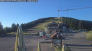 Archiviertes Webcam Bild: Seibelseckle: Rasthütte und Blick auf die Piste am 12.07.2026 um 07:02 Uhr