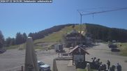 Archiviertes Webcam Bild: Seibelseckle: Rasthütte und Blick auf die Piste am 12.07.2026 um 10:02 Uhr