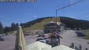Archiviertes Webcam Bild: Seibelseckle: Rasthütte und Blick auf die Piste am 12.07.2026 um 14:02 Uhr